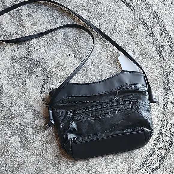 Elegant Black Crossbody Bag - Picture 2 of 4